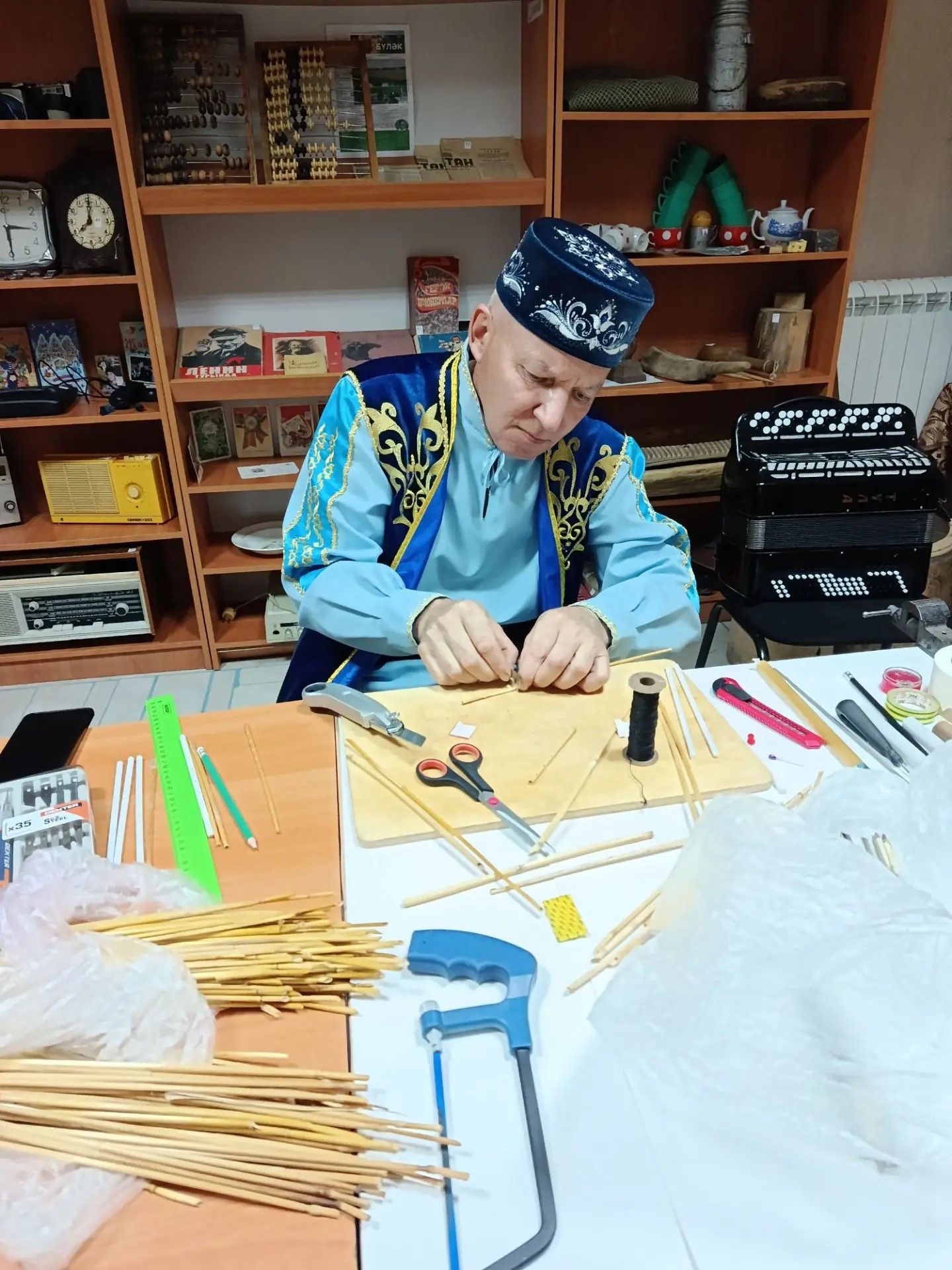 Югары Шытсуда салам курай ясау серләренә төшенделәр: мәдәният йортында репортаж төшерелде