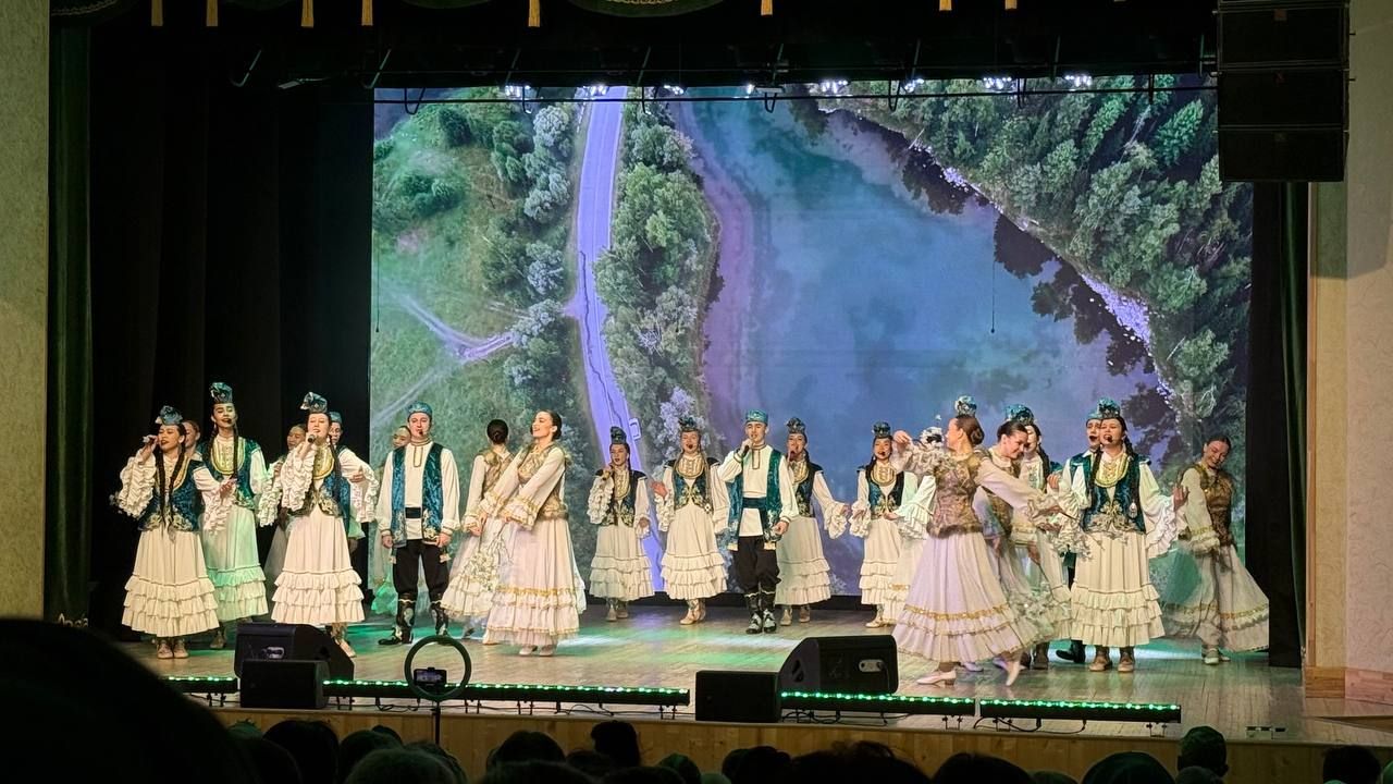 Халыкара хатын-кызлар көне уңаеннан район мәдәният йортында узган бәйрәм чарасыннан фоторепортаж