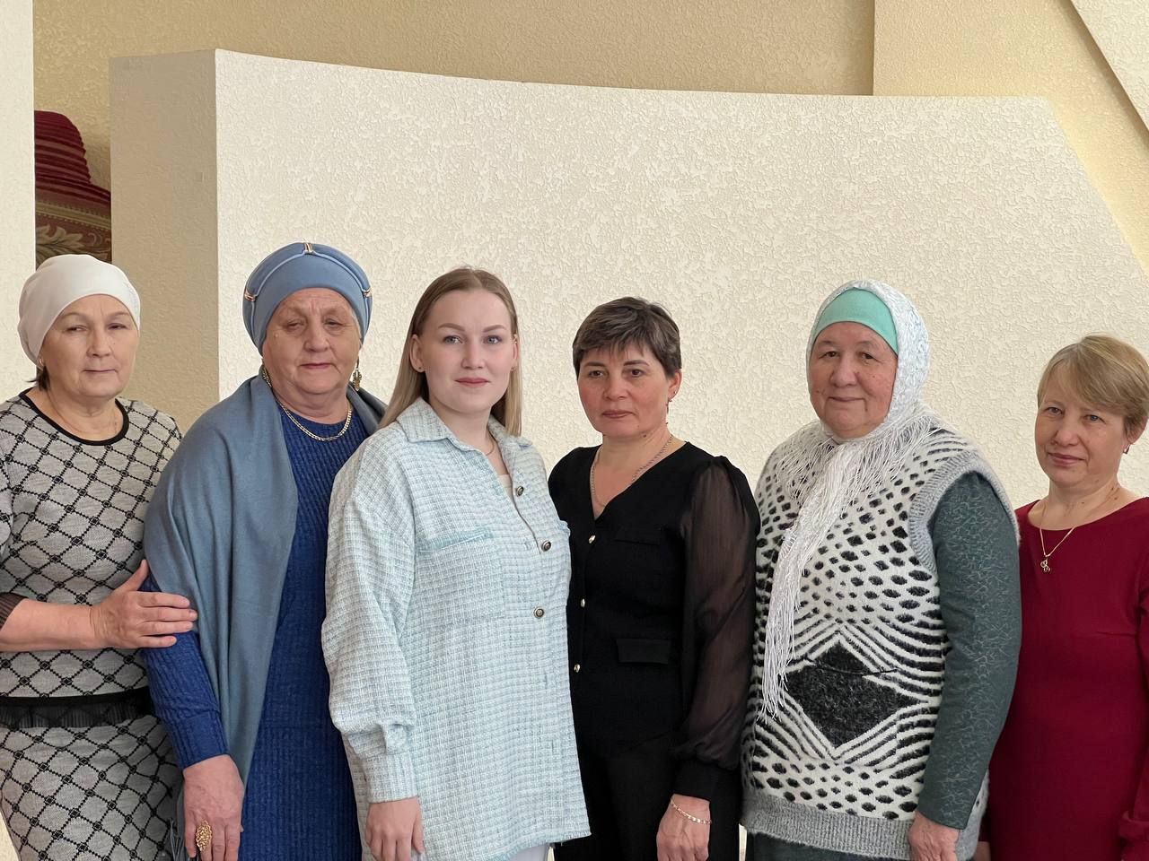Халыкара хатын-кызлар көне уңаеннан район мәдәният йортында узган бәйрәм чарасыннан фоторепортаж