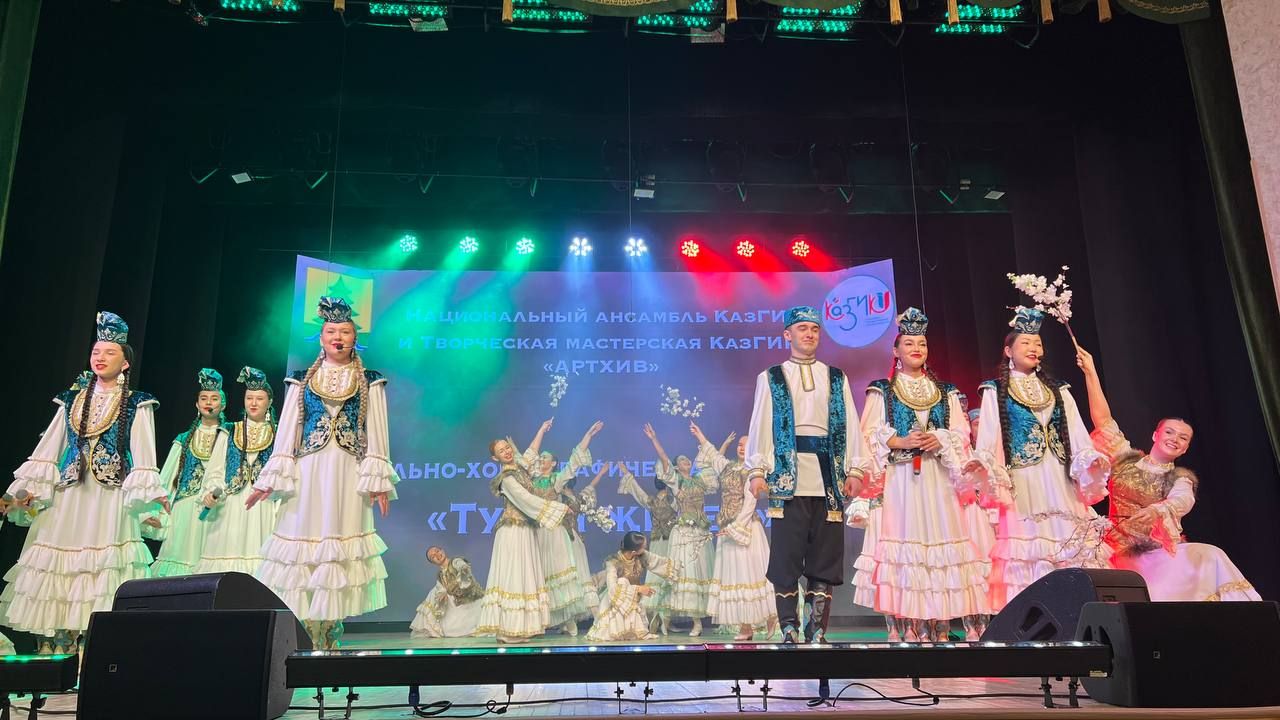 Халыкара хатын-кызлар көне уңаеннан район мәдәният йортында узган бәйрәм чарасыннан фоторепортаж