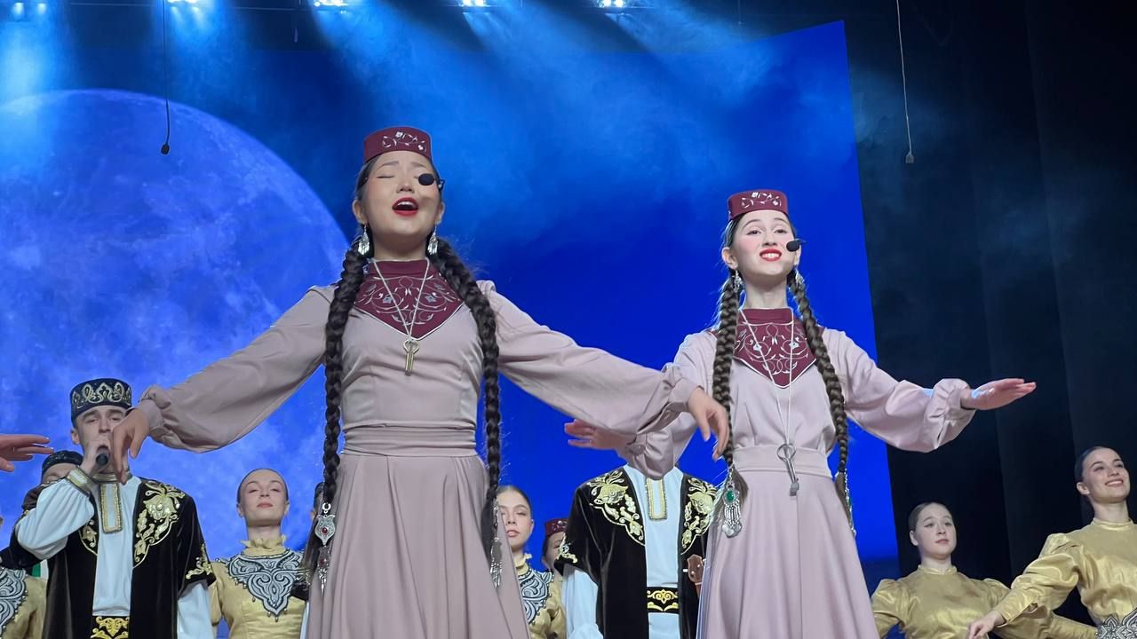 Халыкара хатын-кызлар көне уңаеннан район мәдәният йортында узган бәйрәм чарасыннан фоторепортаж