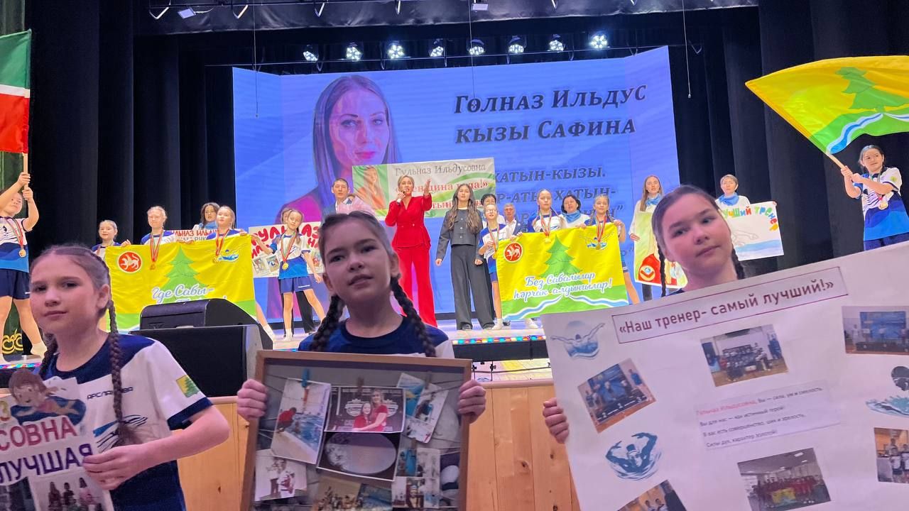 Халыкара хатын-кызлар көне уңаеннан район мәдәният йортында узган бәйрәм чарасыннан фоторепортаж