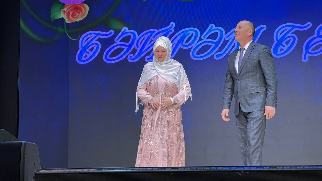 Халыкара хатын-кызлар көне уңаеннан район мәдәният йортында узган бәйрәм чарасыннан фоторепортаж