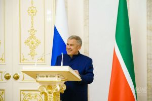 Рөстәм Миңнеханов: Бүген илебез, аның күпьеллык тарихы һәм мәдәнияте белән горурлану көне