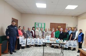Өлкәннәр юл хәрәкәте кагыйдәләре турындагы белемнәрен ныгыттылар