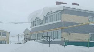 Түбәдән төшкән кар зыян салмасын!