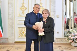 Рөстәм Миңнеханов изге йөрәкле хатын-кызларга: Сезнең миһербанлыгыгыз безне рухландыра!