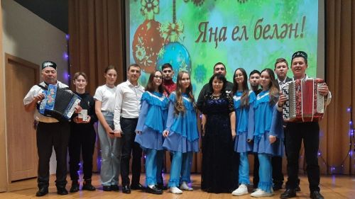 Эзмә мәдәният йортында » Яңа ел серпанты» дип исемләнгән бәйрәм кичәсе