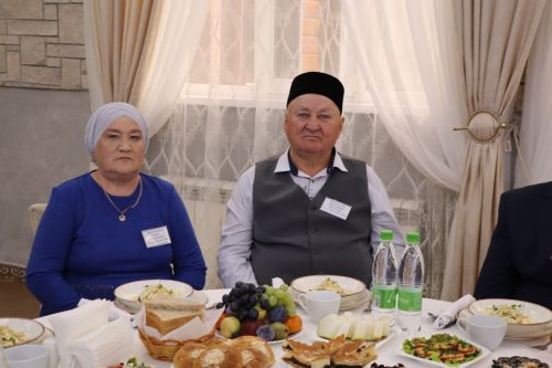 Сабада алтын, бриллиант туйларын билгеләп узучы парларны тәбрикләделәр