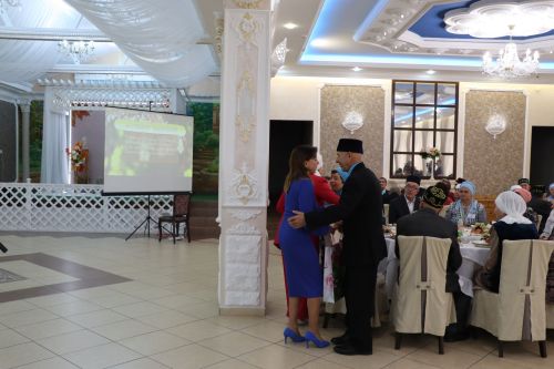 Сабада алтын, бриллиант туйларын билгеләп узучы парларны тәбрикләделәр