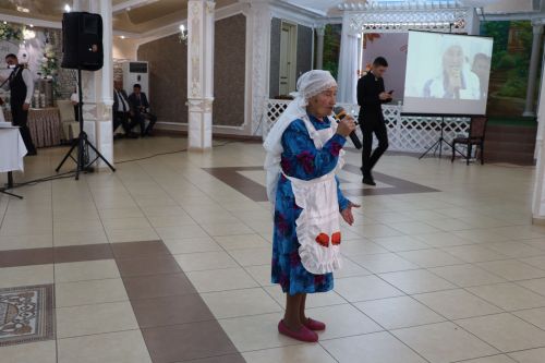Сабада алтын, бриллиант туйларын билгеләп узучы парларны тәбрикләделәр