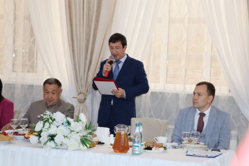 Сабада алтын, бриллиант туйларын билгеләп узучы парларны тәбрикләделәр