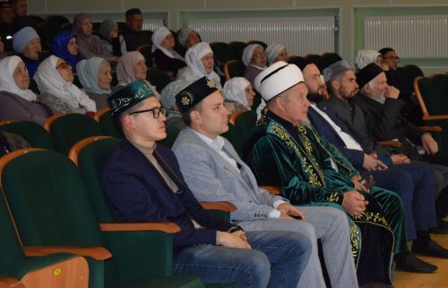 Шәмәрдән мәдәният йортында узган Мәүлид бәйрәмендә галәмнең иң бөек кешесен зурладылар