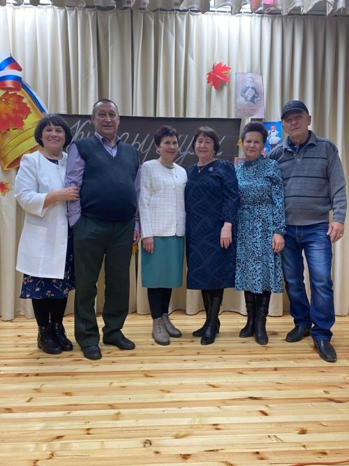 Керәнне авылы клубында мәктәп елларын искә алдылар