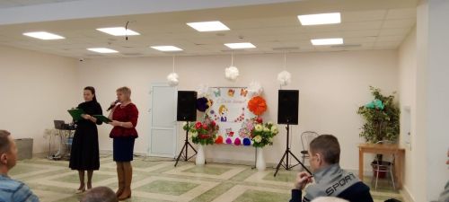 Сагышлы йөзләре бәхет күз яшьләренә чыланды