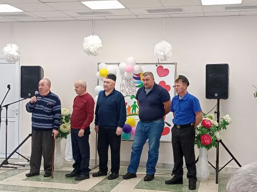 Лесхоз интернат-йортында өлкәннәргә  бәйрәм концерты оештырдылар