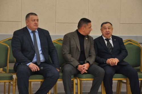 Әтиләре  СВОдагы балаларны  Яңа  ел белән Россия  Дәүләт Думасы  депутаты Илья Вольфсон котлады