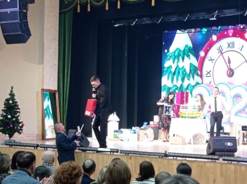 Саба мәдәният йортында «Беренче Яңа ел киче вә Хәмзә бай хикмәтләре» дип исемләнгән бәйрәм тамашасы узды