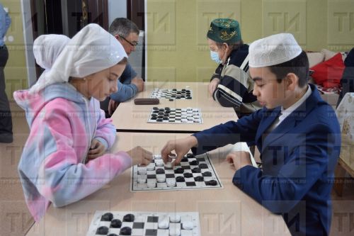“Саба Арена” спорт мәктәбендә  район  шашка осталары турниры булды