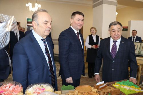 Сабага никахлар сарае  һәм тренерлар кирәк