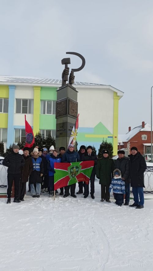 Февраль аенда район үзәгендәге Мәңгелек  утка икенче тапкыр чәчәкләр  куелды