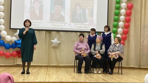 Саба гимназиясенә өлкән укытучыларны чакырып хөрмәтләделәр