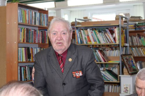 Камил абый 85тә дә вальс әйләнә