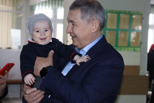Лесхозда  үткәрелгән шахмат ярышында Нургали Миннехановның  оныкчыгы Нургали  дә катнашты
