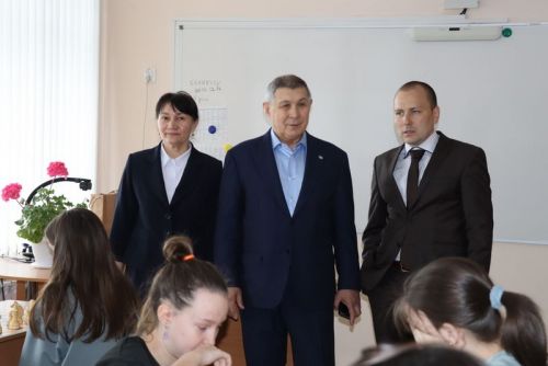 Лесхозда  үткәрелгән шахмат ярышында Нургали Миннехановның  оныкчыгы Нургали  дә катнашты