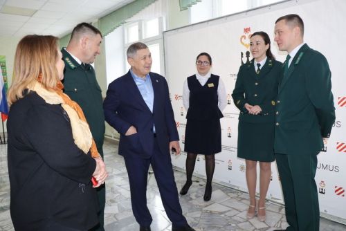 Лесхозда  үткәрелгән шахмат ярышында Нургали Миннехановның  оныкчыгы Нургали  дә катнашты