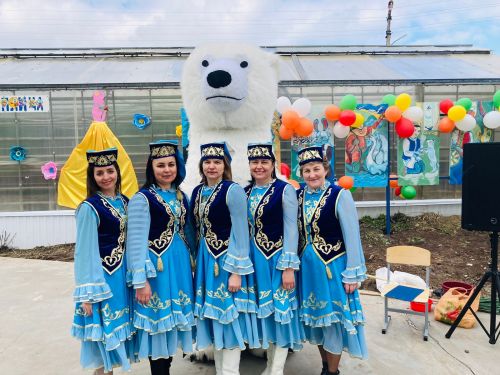 Приют балаларын мич коймагы һәм кайнар пылау белән сыйладылар