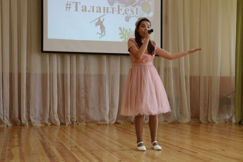 «Талант-фест» фестивалендә яшь җырчылар сәхнә тотты