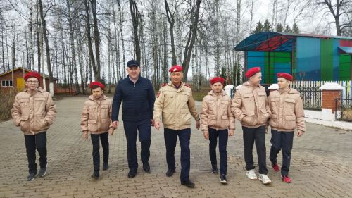 Кошлар белән бергә балалар да сөенде