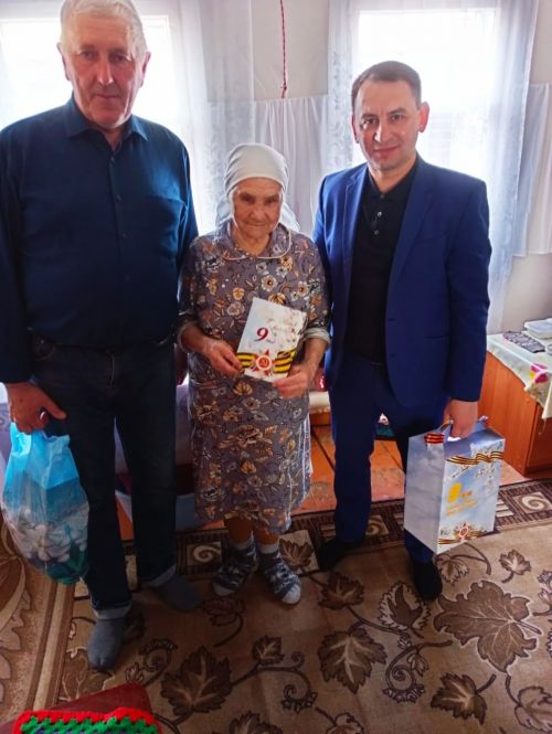 Җиңү көне уңаеннан ветераннарга күчтәнәчләр тапшырылды