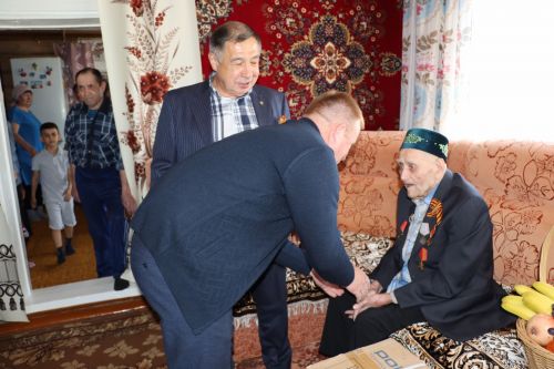 Рәис Миннеханов  Бөек Ватан сугышы  ветераны Хаҗиәхмәт ага Әлмиевны 103 яшь тулуы белән котлады