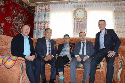 Рәис Миннеханов  Бөек Ватан сугышы  ветераны Хаҗиәхмәт ага Әлмиевны 103 яшь тулуы белән котлады
