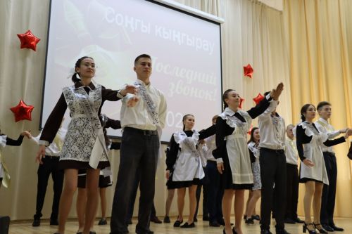 Саба гимназиясендә соңгы кыңгырау чыңлады [+фоторепортаж]