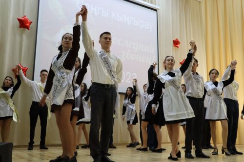 Саба гимназиясендә соңгы кыңгырау чыңлады [+фоторепортаж]