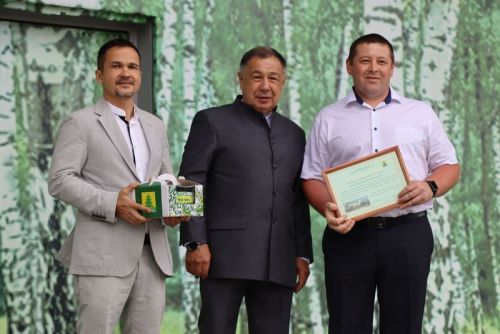Район эшмәкәрләре үзләренең һөнәри бәйрәмнәрен билгеләп үтте