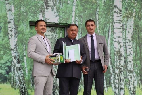 Район эшмәкәрләре үзләренең һөнәри бәйрәмнәрен билгеләп үтте