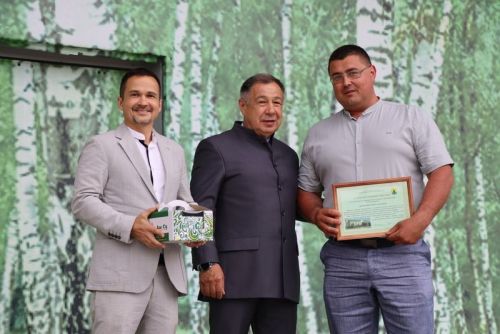 Район эшмәкәрләре үзләренең һөнәри бәйрәмнәрен билгеләп үтте
