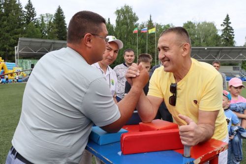 Район эшмәкәрләре үзләренең һөнәри бәйрәмнәрен билгеләп үтте