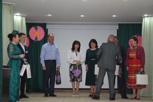«Җирдә үзеңнән соң якты эз калдырасың килсә – укытучы бул»