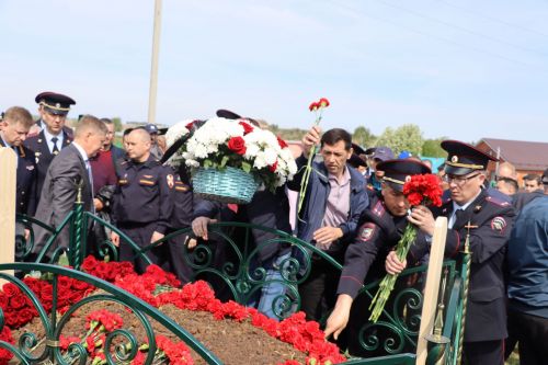 Саба районы батыр улын соңгы юлга озатты [+фоторепортаж]