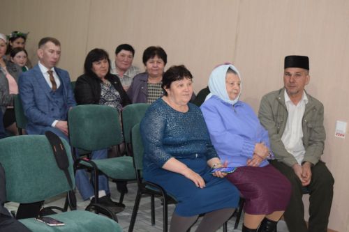 «Җирдә үзеңнән соң якты эз калдырасың килсә – укытучы бул»