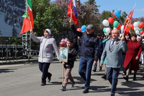 9 Май – Җиңү көнендә  Сабада 5 меңгә якын  кеше  парадка чыкты