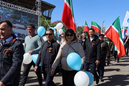 9 Май – Җиңү көнендә  Сабада 5 меңгә якын  кеше  парадка чыкты