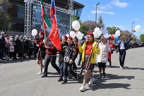 9 Май – Җиңү көнендә  Сабада 5 меңгә якын  кеше  парадка чыкты