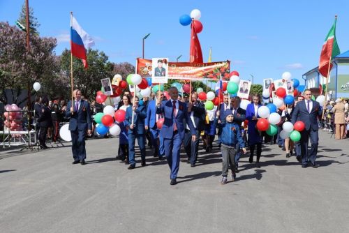 9 Май – Җиңү көнендә  Сабада 5 меңгә якын  кеше  парадка чыкты