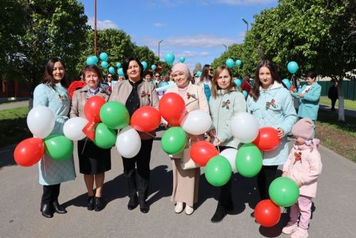 9 Май – Җиңү көнендә  Сабада 5 меңгә якын  кеше  парадка чыкты